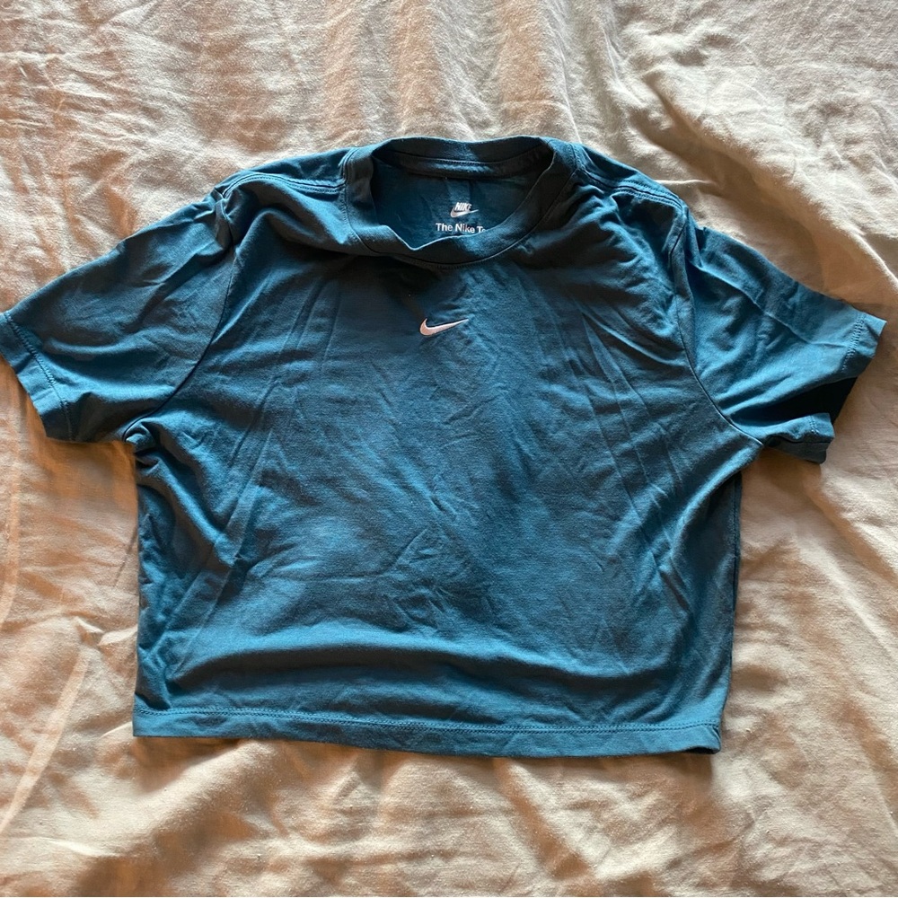 Nike Aqua Cropped Workout Top